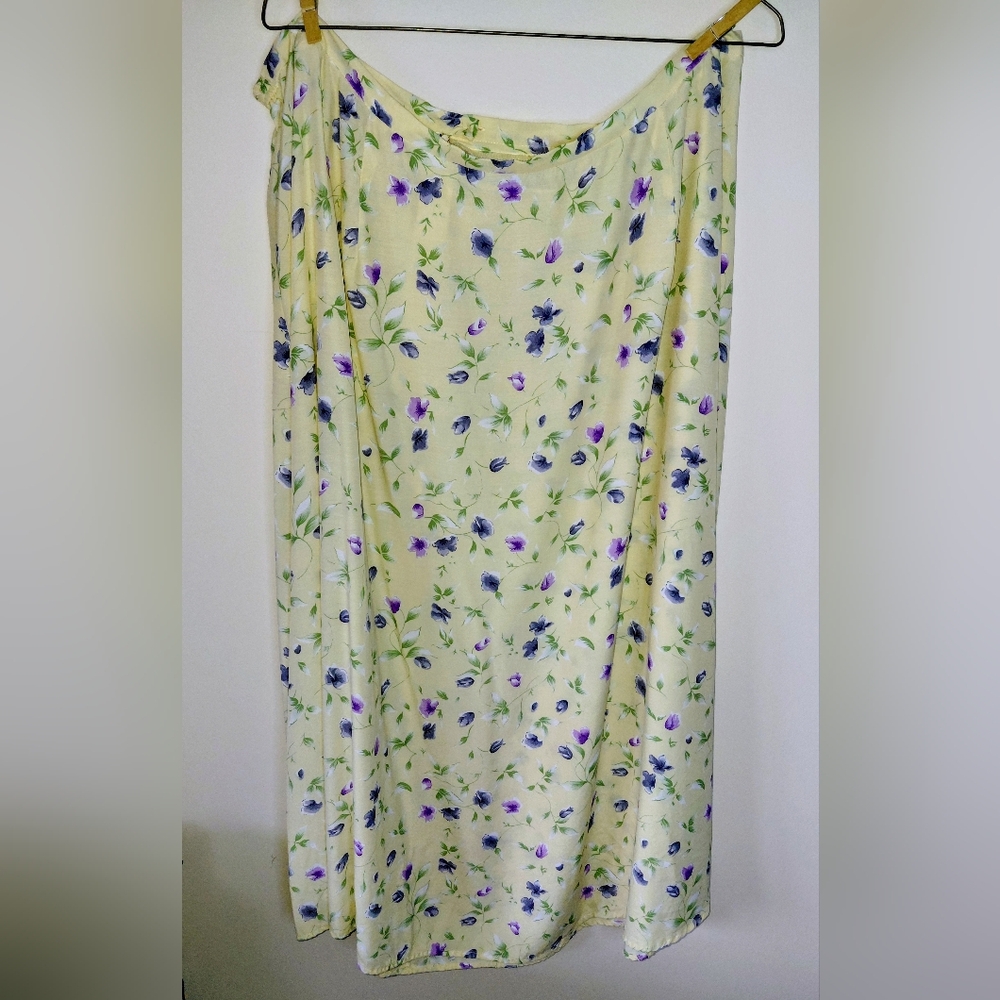 Villager Signature Spring Skirt Sz 20W